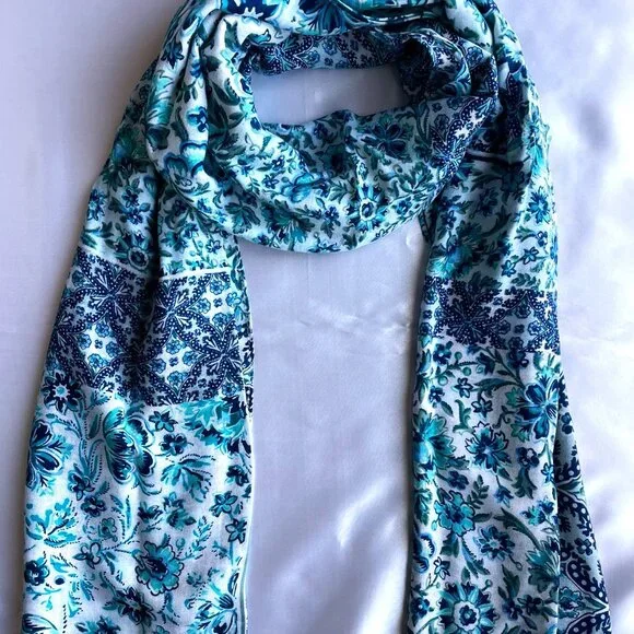 Vera Bradley scarf NWOT - Picture 2 of 6